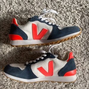 Veja sneakers - size 9